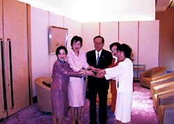 Four female governors submit their proposal to the Chief Cabinet Secretary, Mr. Fukuda. 