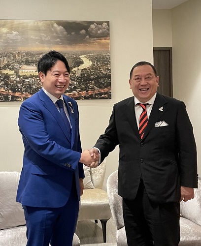 小倉大臣とタイのクライルーク大臣の会談の様子の写真