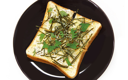 Pizza Bread with Small Young Sardines