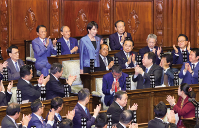 我が国初の女性内閣総理大臣の誕生 写真