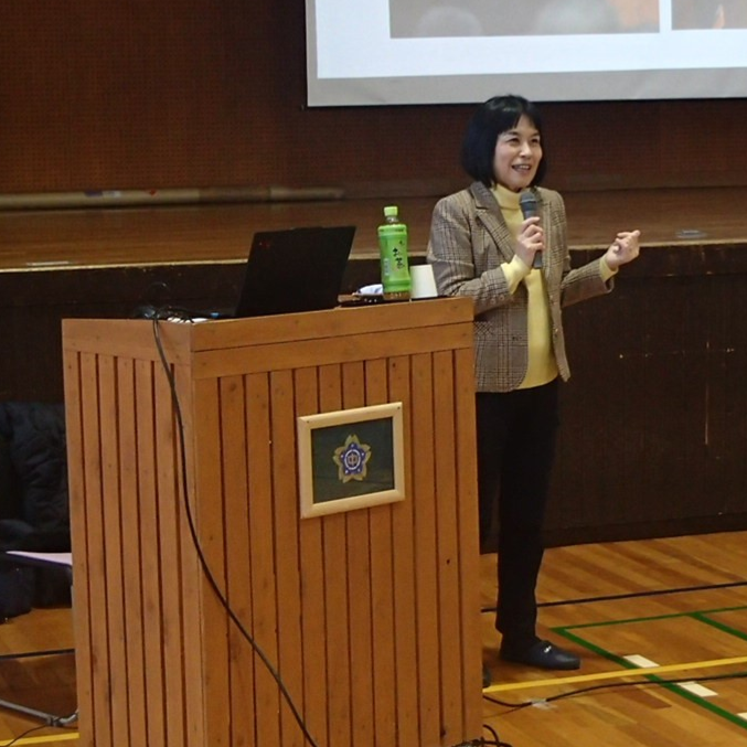 ズナイデン房子さん講演２