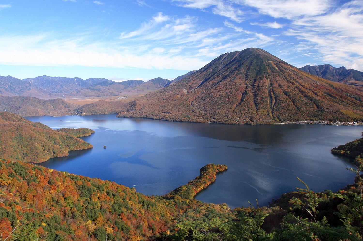 男体山・中禅寺湖