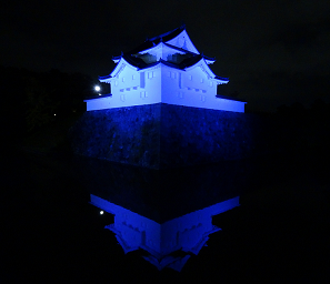 駿府城公園坤櫓／静岡県（11/12～11/25）のパープル・ライトアップ