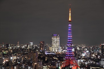 六本木ヒルズ森タワー「ティアラライト」／東京都（11/12）のパープル・ライトアップ2