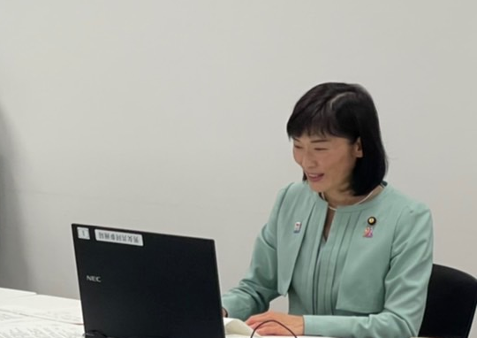 丸川大臣の様子