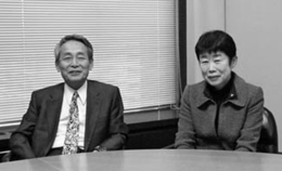 井上会長と佐村局長のインタビュー風景