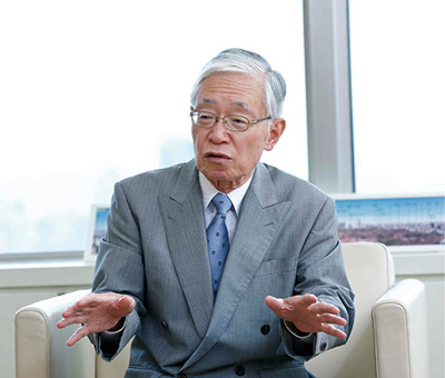 前田晃伸氏