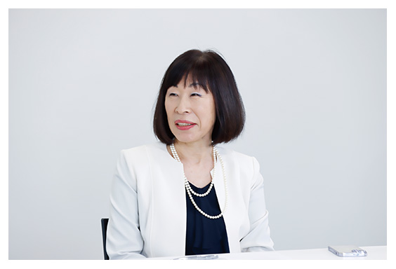 アキレス美知子氏