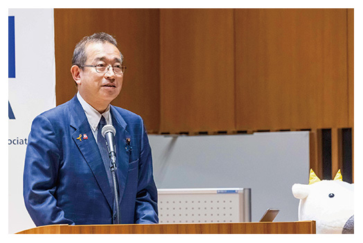 挨拶をする津島副大臣