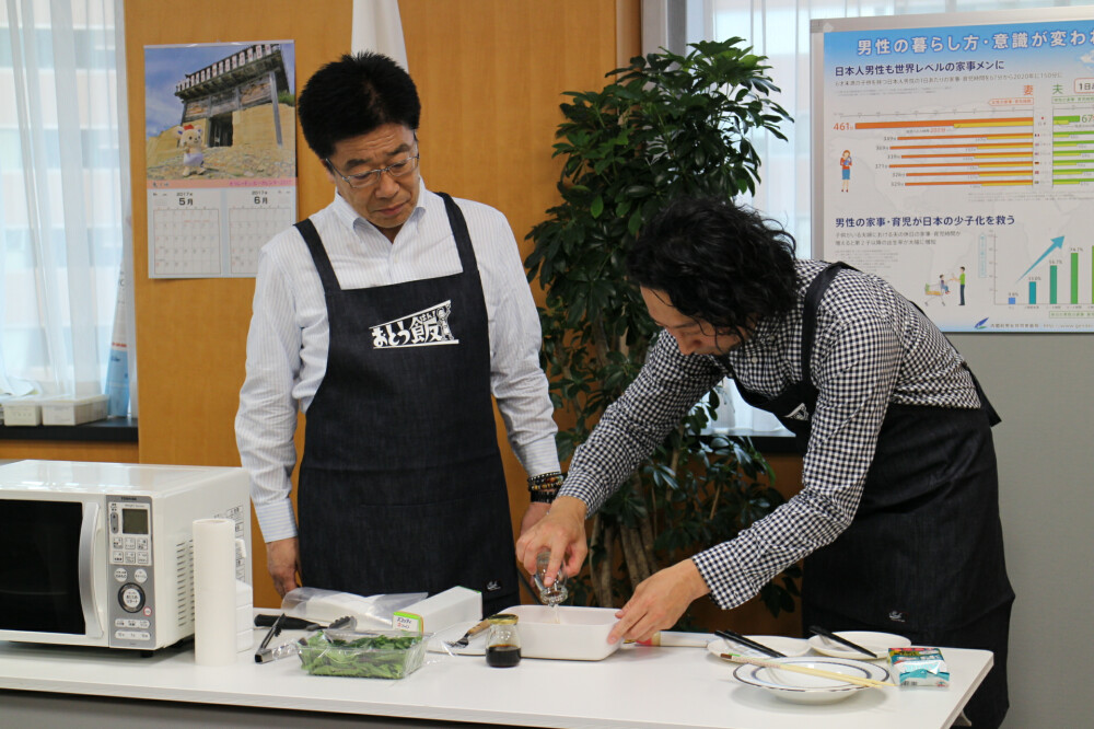 “おとう飯”「鳥もも肉の旨煮」実演の様子3